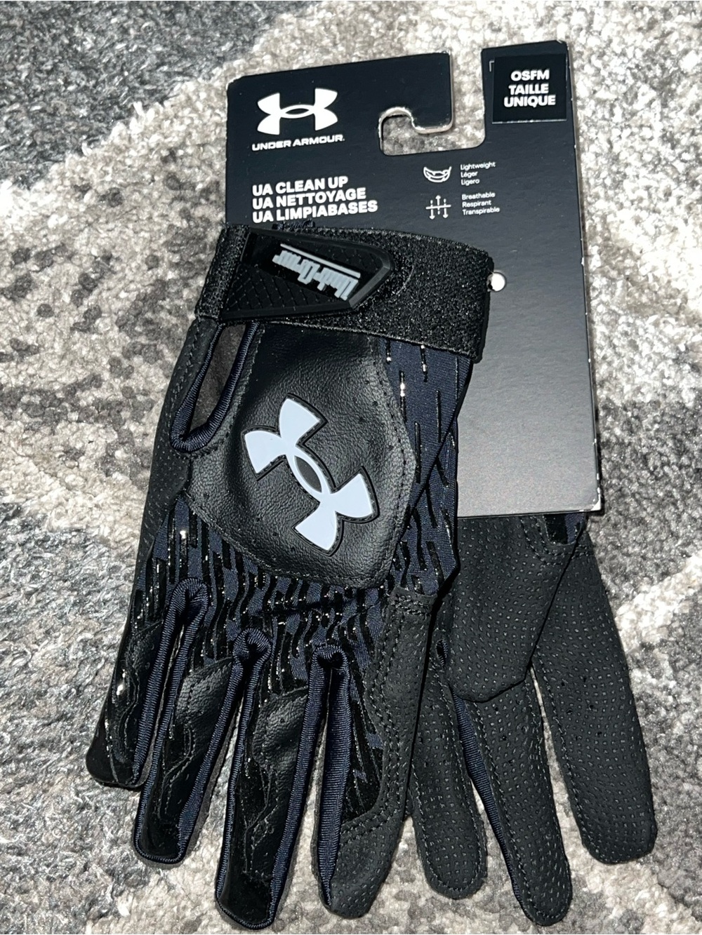 Under Armour Men's Black and Gray UA Clean Up Athletic Gloves